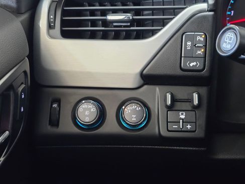 Used 2019 GMC Yukon SLT AWD/4WD image 21