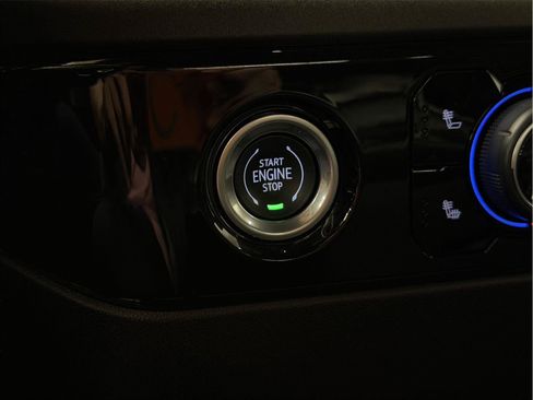 Used 2024 Chevrolet Silverado 1500 LT AWD/4WD image 17