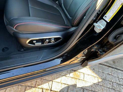 Used 2024 Jeep Wagoneer Launch Edition image 17