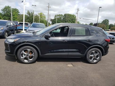 Used 2025 Ford Escape ST-Line w/ Tech Pack #1 FWD image 3
