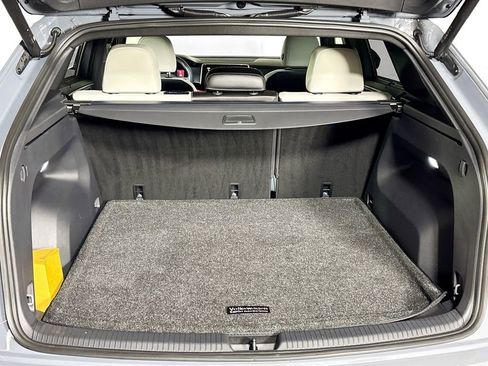 Used 2024 Volkswagen Atlas Cross Sport SEL Premium R-Line image 22