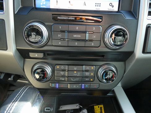 Used 2018 Ford F150 Lariat w/ Equipment Group 502A Luxury image 29