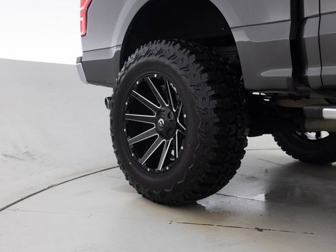 Used 2018 Ford F150 XLT w/ Equipment Group 302A Luxury image 19