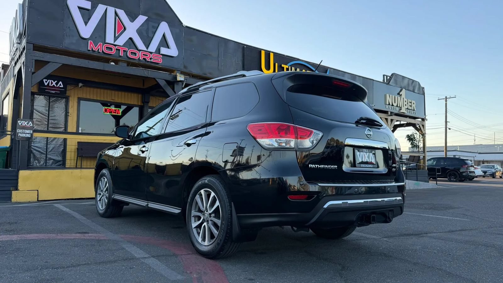 Used 2014 Nissan Pathfinder SV w/ Trailer Tow Package AWD/4WD image 6