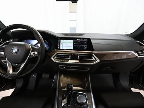 Used 2022 BMW X5 xDrive40i w/ Parking Assistance Package image 2