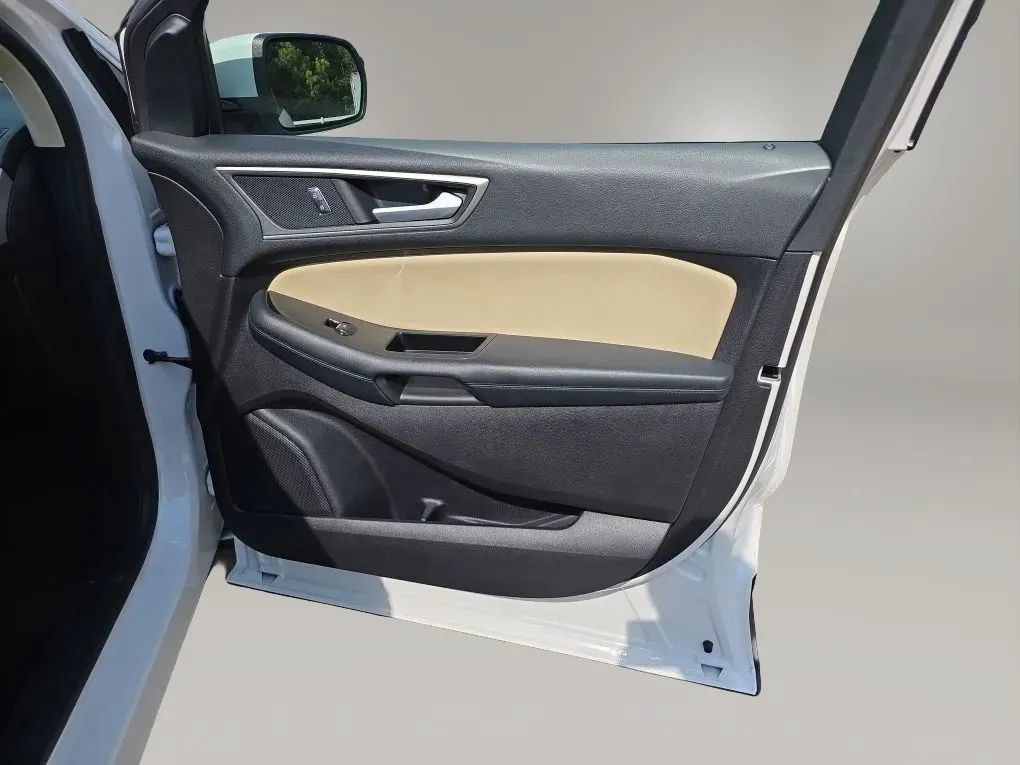 Used 2019 Ford Edge SEL w/ Equipment Group 201A FWD image 51