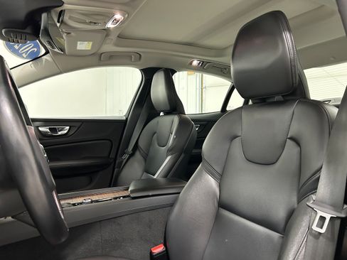 Used 2020 Volvo S60 T6 Momentum AWD/4WD image 23