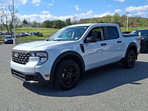 Certified 2025 Ford Maverick XLT w/ XLT Luxury Package AWD/4WD image 3