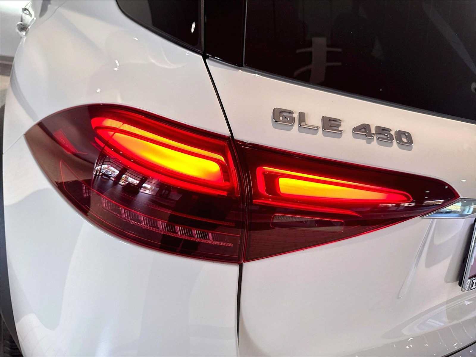 Used 2024 Mercedes-Benz GLE 450 4MATIC image 34