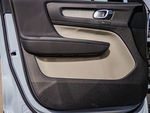 New 2026 Volvo XC40 B5 Plus w/ Protection Package Premier image 21