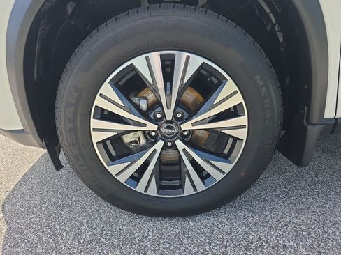 Certified 2023 Nissan Rogue SV w/ SV Premium B Package AWD/4WD image 10