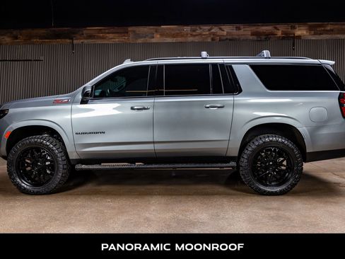 Used 2023 Chevrolet Suburban Z71 w/ Luxury Package image 6