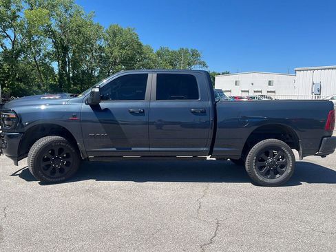 Used 2026 RAM 2500 Laramie AWD/4WD image 4