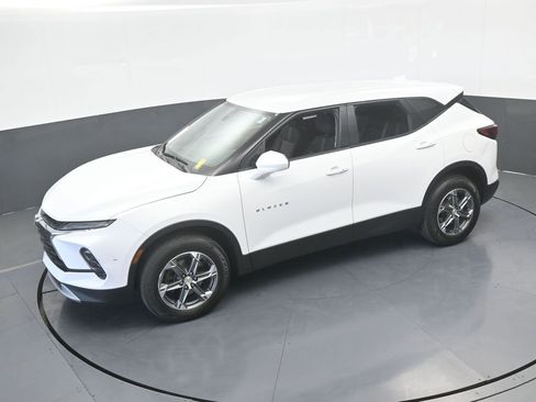 Used 2024 Chevrolet Blazer LT image 44