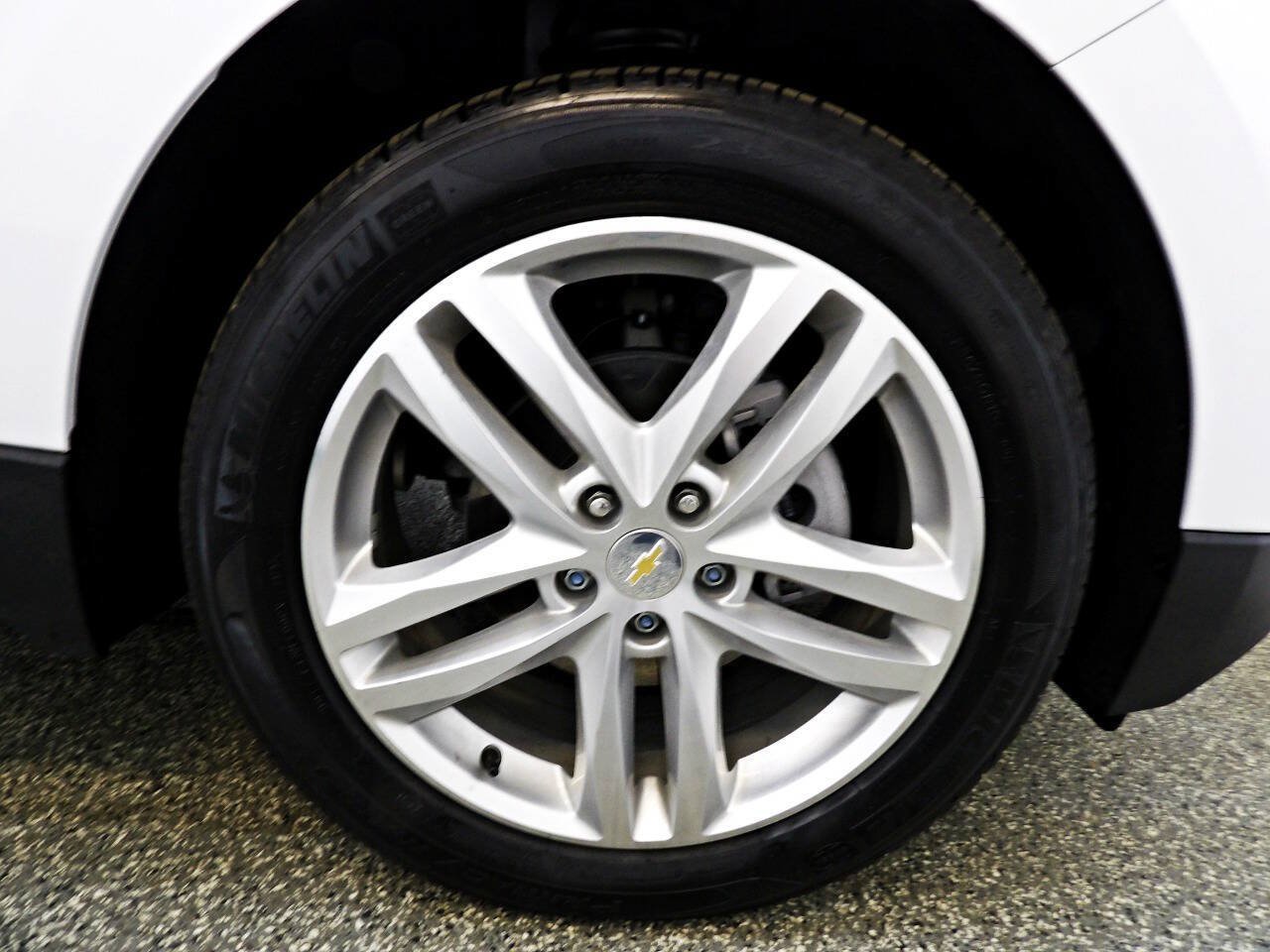 Used 2021 Chevrolet Equinox Premier FWD image 23