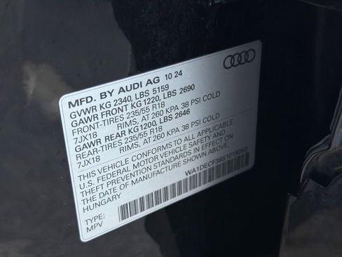 Used 2025 Audi Q3 2.0T Premium image 36