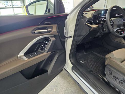 New 2025 Audi Q5 Premium Plus AWD/4WD image 22