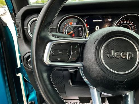 Used 2020 Jeep Wrangler Unlimited Sahara image 18