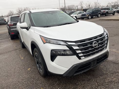 Used 2025 Nissan Rogue SV image 20