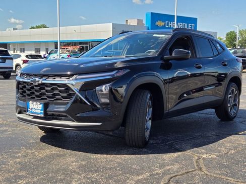 New 2025 Chevrolet Trax LT w/ LT Convenience Package image 3