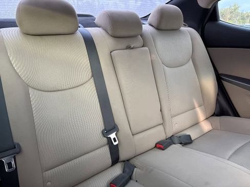 Used 2014 Hyundai Elantra SE w/ Option Group 02 image 8