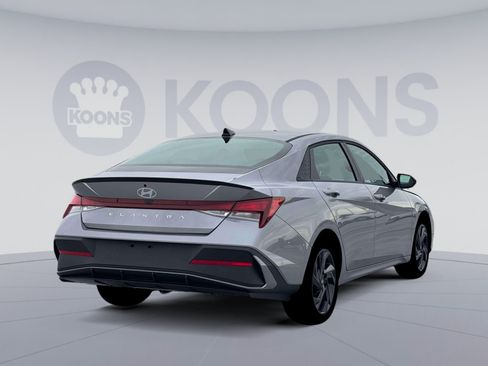 New 2026 Hyundai Elantra SEL Sport Premium FWD image 10