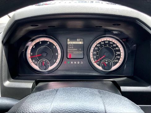 Used 2019 RAM 1500 Classic SLT AWD/4WD image 18