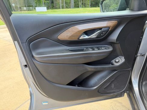 Used 2021 GMC Terrain SLE w/ Driver Convenience Package FWD image 12