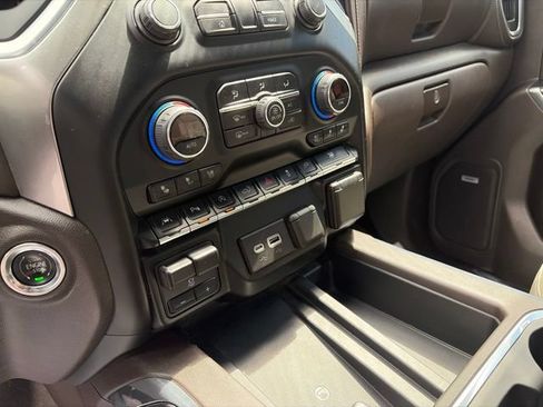 Used 2019 Chevrolet Silverado 1500 LTZ w/ Technology Package AWD/4WD image 6