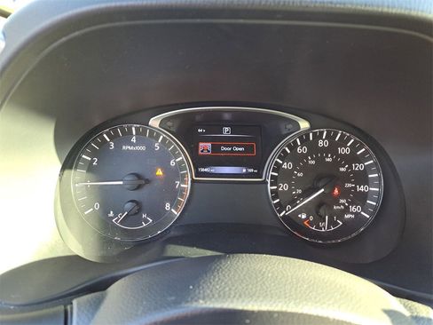 Used 2020 Nissan Pathfinder S image 18