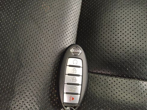 Used 2016 Nissan Murano Platinum w/ Platinum Technology Package AWD/4WD image 32