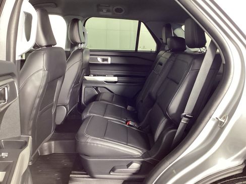 Used 2023 Ford Explorer XLT w/ Equipment Group 202A AWD/4WD image 15