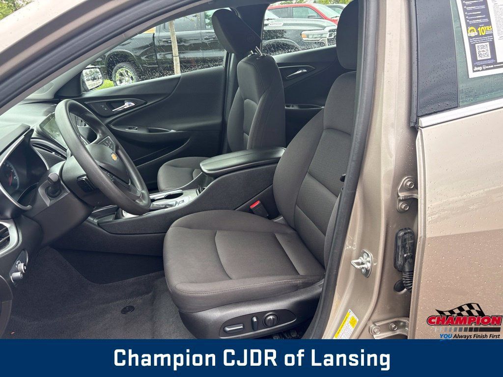 Used 2024 Chevrolet Malibu LT FWD image 13