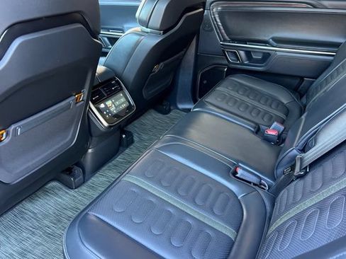Used 2024 Rivian R1S Adventure AWD/4WD image 13