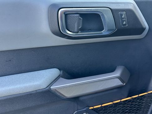 Used 2023 Ford Bronco Badlands image 11
