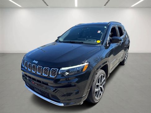Used 2025 Jeep Compass Limited w/ Elite Group image 2