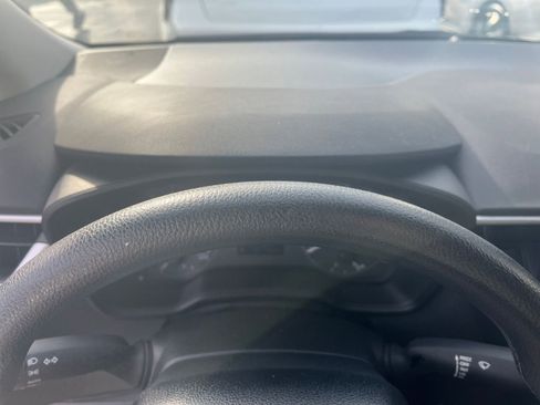 Used 2025 Toyota Corolla LE image 28