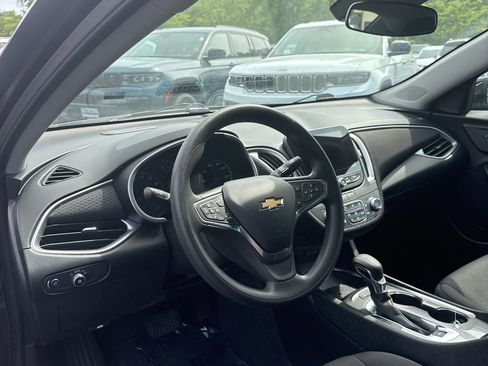 Used 2024 Chevrolet Malibu LT FWD image 10