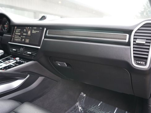 Used 2021 Porsche Cayenne Turbo image 80