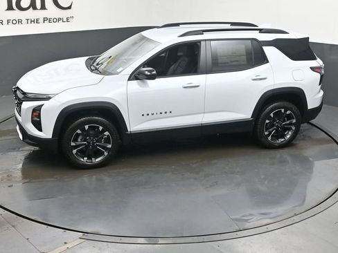 New 2026 Chevrolet Equinox RS w/ LPO, Floor Liner Package FWD image 36