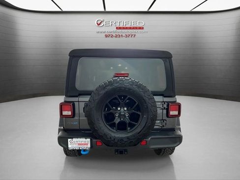 Used 2024 Jeep Wrangler Unlimited image 5