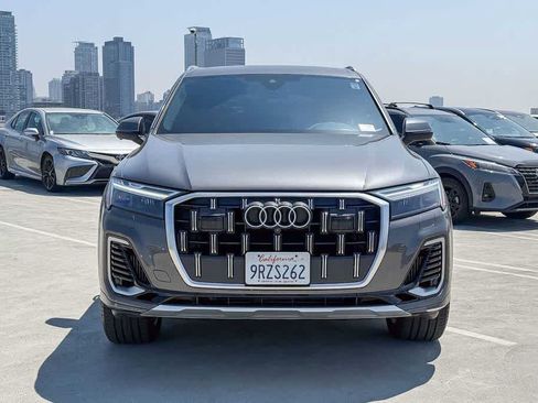 Used 2025 Audi Q7 3.0T Premium Plus AWD/4WD image 2