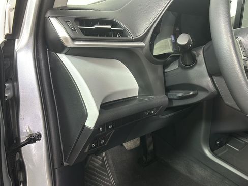 Used 2025 Toyota Sienna XLE w/ XLE Plus Package AWD/4WD image 28