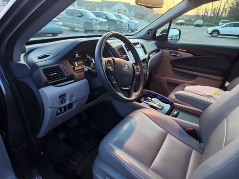Used 2018 Honda Pilot Touring image 9
