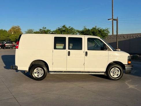 Used 2024 GMC Savana 2500 w/ Driver Convenience Package image 3