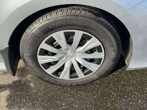 Used 2023 Toyota Camry LE image 9