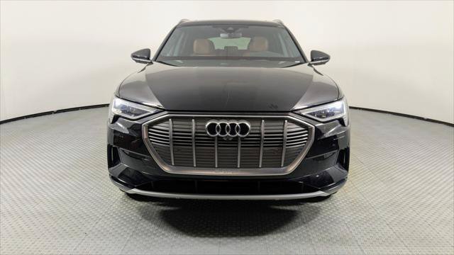Used 2022 Audi e-tron Premium Plus w/ Premium Plus Package AWD/4WD image 11