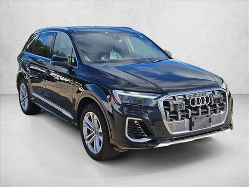 Used 2025 Audi Q7 3.0T Premium Plus AWD/4WD image 3