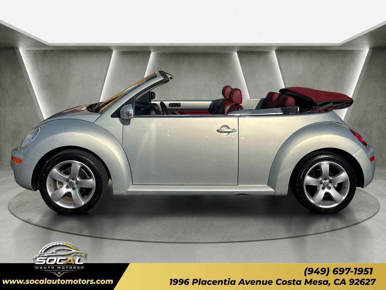 Used 2009 Volkswagen Beetle Blush FWD image 2