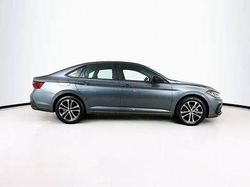 Used 2025 Volkswagen Jetta Sport image 10